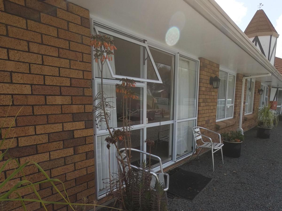 Castle Court Motel Wellsford Zewnętrze zdjęcie